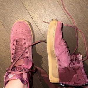 New Nike shoes, size 36.5 (24sm) , worn them ones ( limited edition)